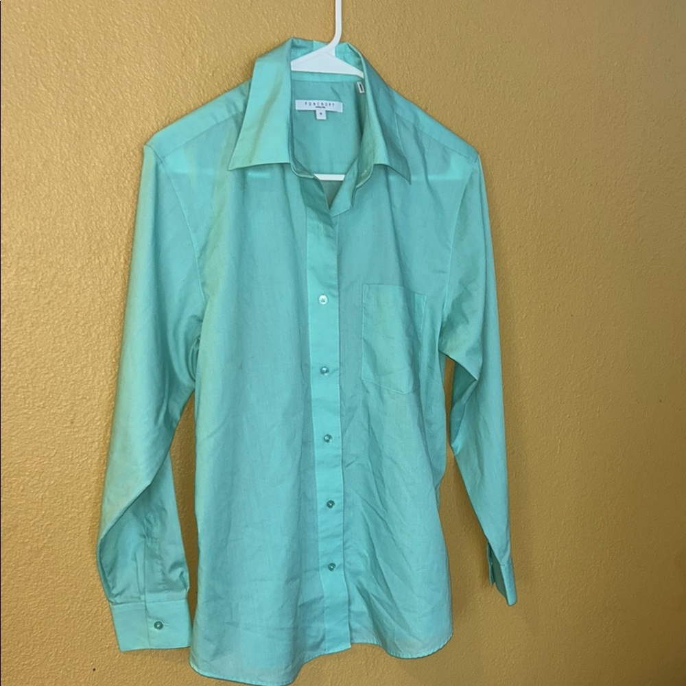 Foxcroft Button Down Shirt Size 6 Wrinkle Free